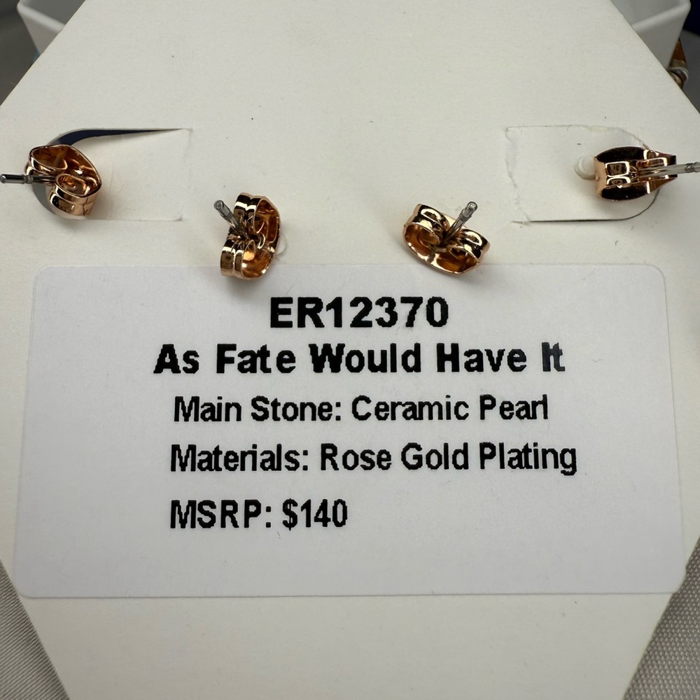 🚫SOLD🚫 Bomb Party June 2025 Pearl and Rose Gold Earring Set with Ja - Picture 4 of 4